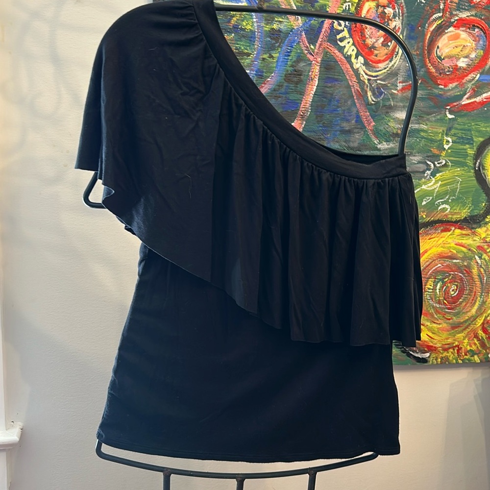 Anthropologie one shoulder tee in size medium